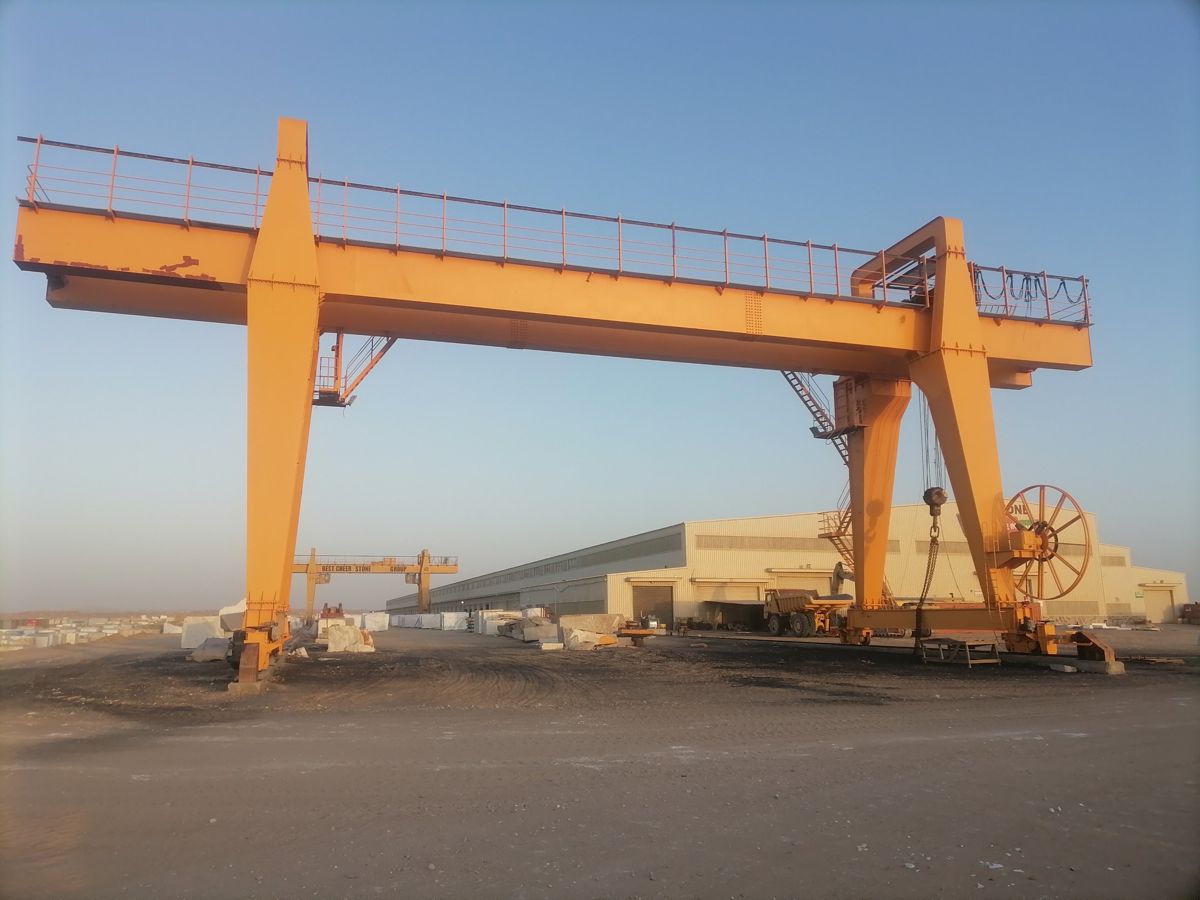 Double-girder gantry crane at a stone yard