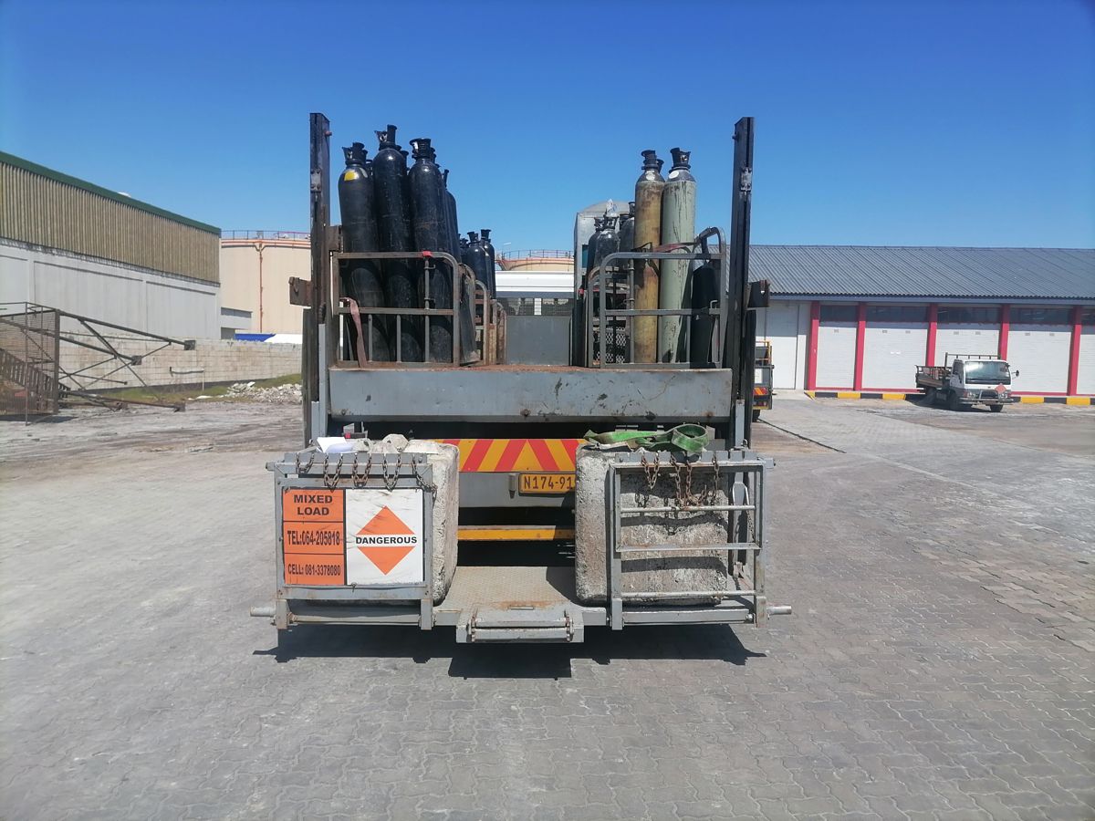 Forklift load test with a counterweight test load